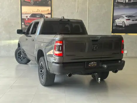 RAM 1500 5.7 V8 REBEL CABINE DUPLA 4X4 AUTOM�TICO, Foto 18