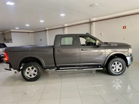 RAM 2500 6.7 I6 24V SLT CABINE DUPLA TURBO DIESEL LARAMIE 4X4 AUTOMÁTICO, Foto 4 RAM 2500 6.7 I6 24V SLT CABINE DUPLA TURBO DIESEL LARAMIE 4X4 AUTOMÁTICO, Foto 4