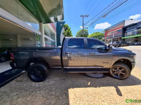 RAM 2500 6.7 I6 24V SLT CABINE DUPLA TURBO DIESEL NIGHT EDITION 4X4 AUTOMTICO, Foto 10