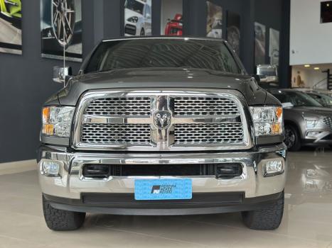 RAM 2500 6.7 I6 24V SLT CABINE DUPLA TURBO DIESEL LARAMIE 4X4 AUTOM�TICO, Foto 3