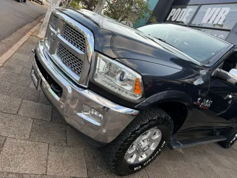 RAM 2500 6.7 I6 24V SLT CABINE DUPLA TURBO DIESEL LARAMIE 4X4 AUTOM�TICO, Foto 4