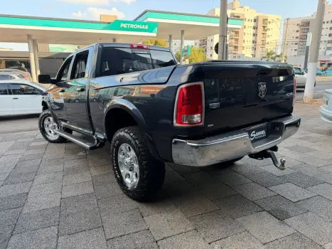 RAM 2500 6.7 I6 24V SLT CABINE DUPLA TURBO DIESEL LARAMIE 4X4 AUTOM�TICO, Foto 6