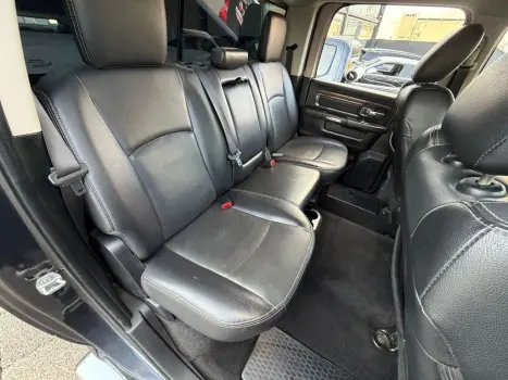 RAM 2500 6.7 I6 24V SLT CABINE DUPLA TURBO DIESEL LARAMIE 4X4 AUTOM�TICO, Foto 12