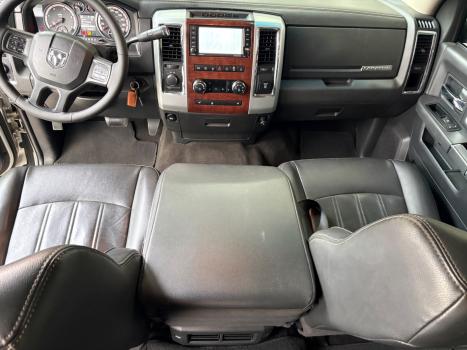 RAM 2500 6.7 I6 24V SLT CABINE DUPLA TURBO DIESEL LARAMIE 4X4 AUTOM�TICO, Foto 20