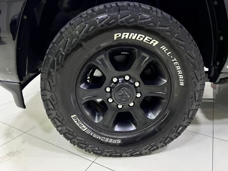 RAM 2500 6.7 I6 24V SLT CABINE DUPLA TURBO DIESEL NIGHT EDITION 4X4 AUTOM�TICO, Foto 13