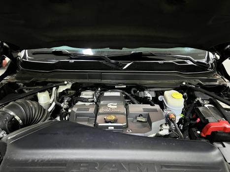 RAM 2500 6.7 I6 24V SLT CABINE DUPLA TURBO DIESEL NIGHT EDITION 4X4 AUTOM�TICO, Foto 14