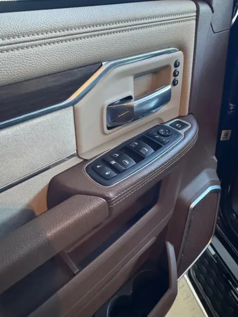 RAM 3500 6.7 I6 LARAMIE CABINE DUPLA TURBO DIESEL AUTOMÁTICO, Foto 16 RAM 3500 6.7 I6 LARAMIE CABINE DUPLA TURBO DIESEL AUTOMÁTICO, Foto 16