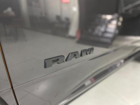 RAM 3500 6.7 I6 LARAMIE CABINE DUPLA TURBO DIESEL AUTOM�TICO, Foto 13