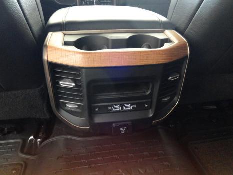 RAM 3500 6.7 I6 LIMITED LONG HORN CABINE DUPLA 4X4 TURBO DIESEL AUTOMTICO, Foto 20