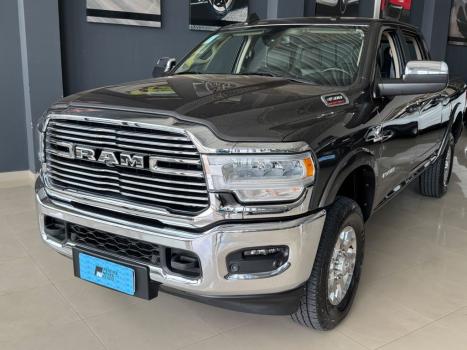 RAM 3500 6.7 I6 LIMITED LARAMIE CABINE DUPLA TURBO DIESEL AUTOM�TICO, Foto 2