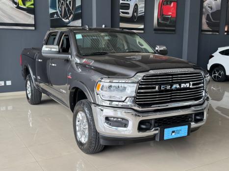 RAM 3500 6.7 I6 LIMITED LARAMIE CABINE DUPLA TURBO DIESEL AUTOM�TICO, Foto 4