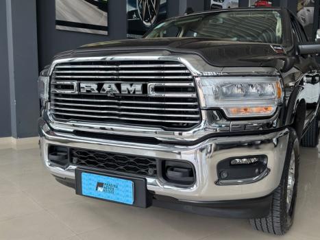 RAM 3500 6.7 I6 LIMITED LARAMIE CABINE DUPLA TURBO DIESEL AUTOM�TICO, Foto 6