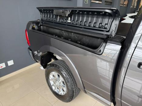 RAM 3500 6.7 I6 LIMITED LARAMIE CABINE DUPLA TURBO DIESEL AUTOM�TICO, Foto 12