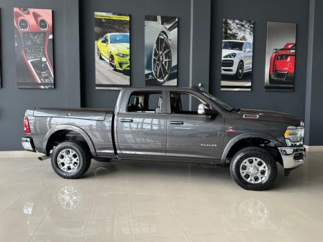 RAM 3500 6.7 I6 LIMITED LARAMIE CABINE DUPLA TURBO DIESEL AUTOM�TICO, Foto 14
