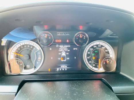 RAM Classic 5.7 V8 32V 4P HEMI LARAMIE NIGHT EDITION AUTOMTICO, Foto 16