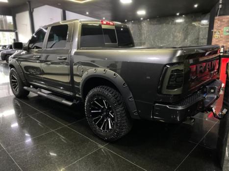 RAM Classic 5.7 V8 32V 4P HEMI LARAMIE NIGHT EDITION AUTOMTICO, Foto 5
