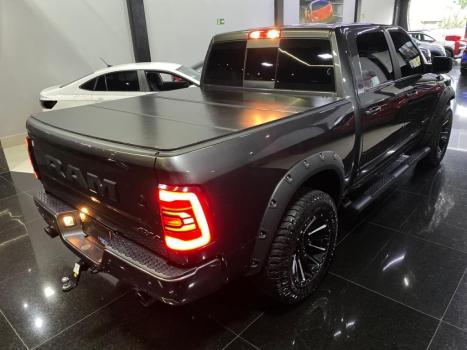 RAM Classic 5.7 V8 32V 4P HEMI LARAMIE NIGHT EDITION AUTOMTICO, Foto 8