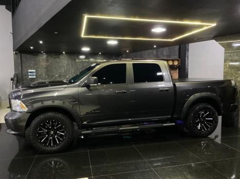 RAM Classic 5.7 V8 32V 4P HEMI LARAMIE NIGHT EDITION AUTOMTICO, Foto 11