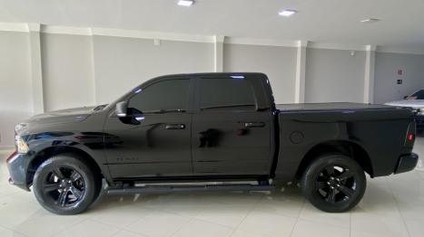 RAM Classic 5.7 V8 32V 4P HEMI LARAMIE NIGHT EDITION AUTOM�TICO, Foto 4