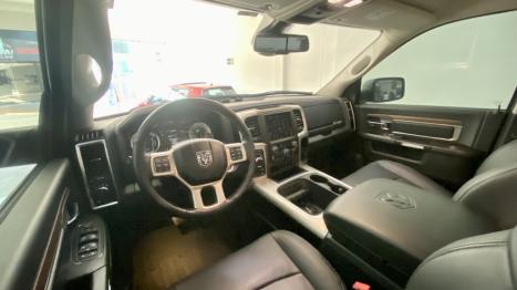 RAM Classic 5.7 V8 32V 4P HEMI LARAMIE NIGHT EDITION AUTOM�TICO, Foto 11