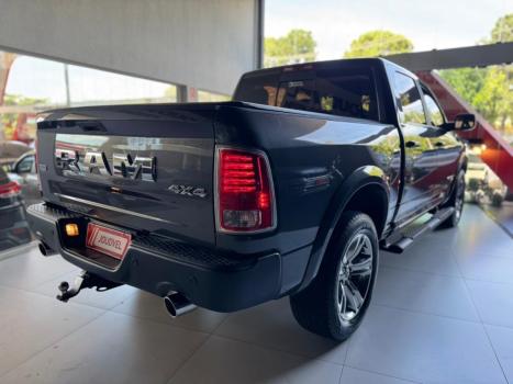 RAM Classic 5.7 V8 32V 4P HEMI LARAMIE AUTOM�TICO, Foto 6