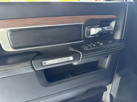 RAM Classic 5.7 V8 32V 4P HEMI LARAMIE AUTOM�TICO, Foto 12