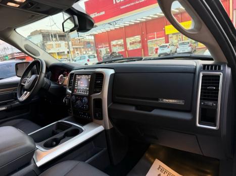 RAM Classic 5.7 V8 32V 4P HEMI LARAMIE NIGHT EDITION AUTOM�TICO, Foto 17