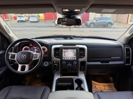 RAM Classic 5.7 V8 32V 4P HEMI LARAMIE NIGHT EDITION AUTOM�TICO, Foto 18