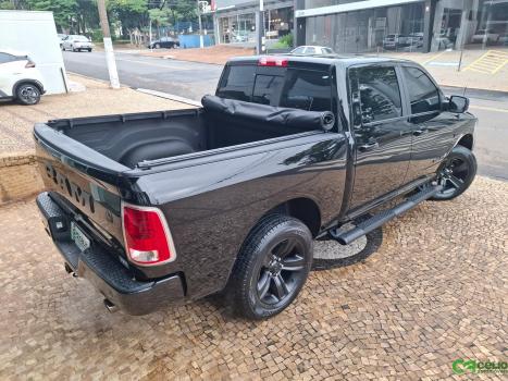 RAM Classic 5.7 V8 32V 4P HEMI LARAMIE NIGHT EDITION AUTOM�TICO, Foto 4