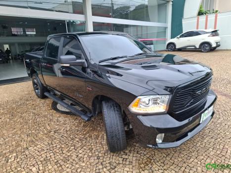 RAM Classic 5.7 V8 32V 4P HEMI LARAMIE NIGHT EDITION AUTOM�TICO, Foto 15