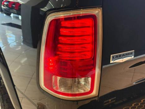 RAM Classic 5.7 V8 32V 4P HEMI LARAMIE AUTOM�TICO, Foto 9