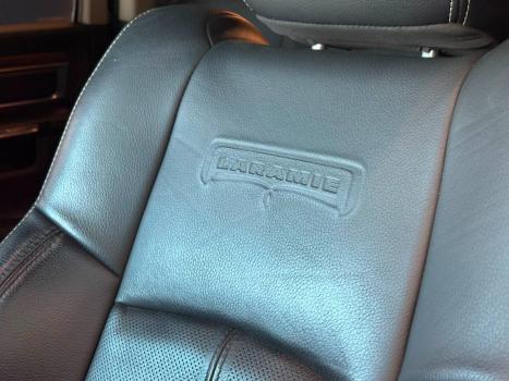 RAM Classic 5.7 V8 32V 4P HEMI LARAMIE AUTOM�TICO, Foto 21