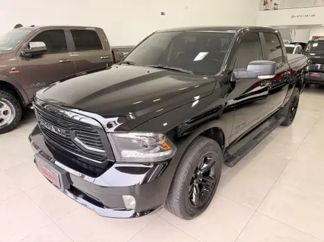 RAM Classic 5.7 V8 32V 4P HEMI LARAMIE NIGHT EDITION AUTOMÁTICO, Foto 1
