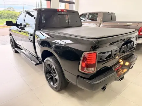 RAM Classic 5.7 V8 32V 4P HEMI LARAMIE NIGHT EDITION AUTOMÁTICO, Foto 8