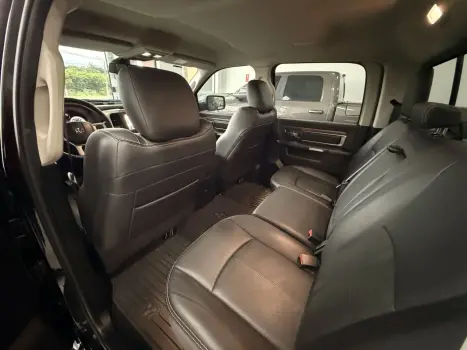 RAM Classic 5.7 V8 32V 4P HEMI LARAMIE NIGHT EDITION AUTOMÁTICO, Foto 12