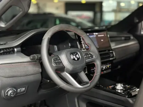 RAM Rampage 2.0 4P HURRICANE 4 TURBO R/T 4X4 AUTOM�TICO, Foto 10