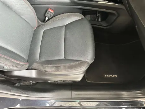 RAM Rampage 2.0 4P HURRICANE 4 TURBO R/T 4X4 AUTOM�TICO, Foto 15