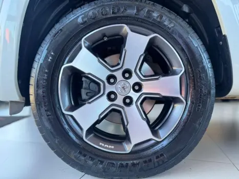 RAM Rampage 2.0 4P TURBO DIESEL LARAMIE 4X4 AUTOM�TICO, Foto 4