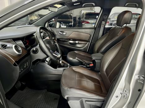 RENAULT Captur 1.3 16V 4P FLEX TCE ICONIC TURBO X-TRONIC AUTOM�TICO CVT, Foto 8