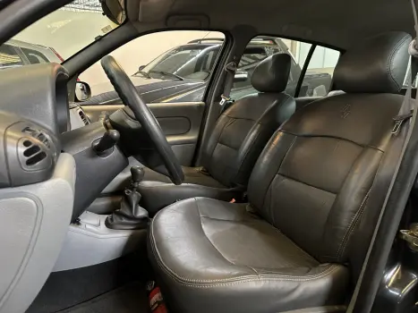 RENAULT Clio Hatch 1.6 16V 4P AUTHENTIQUE, Foto 6 RENAULT Clio Hatch 1.6 16V 4P AUTHENTIQUE, Foto 6