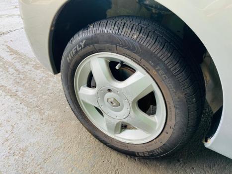 RENAULT Clio Sedan 1.0 16V 4P HI FLEX AUTHENTIQUE, Foto 10 RENAULT Clio Sedan 1.0 16V 4P HI FLEX AUTHENTIQUE, Foto 10