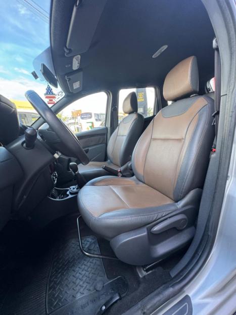 RENAULT Duster 2.0 16V 4P FLEX DYNAMIQUE AUTOMÁTICO, Foto 14 RENAULT Duster 2.0 16V 4P FLEX DYNAMIQUE AUTOMÁTICO, Foto 14