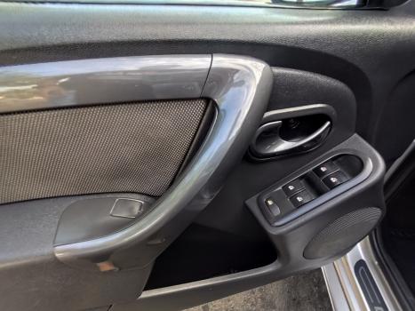 RENAULT Duster 2.0 16V 4P FLEX DYNAMIQUE AUTOM�TICO, Foto 18