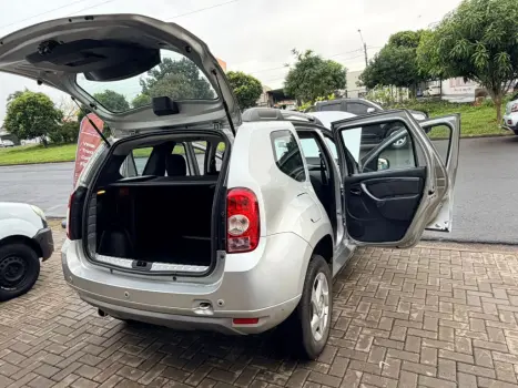RENAULT Duster 2.0 16V 4P FLEX DYNAMIQUE AUTOM�TICO, Foto 9