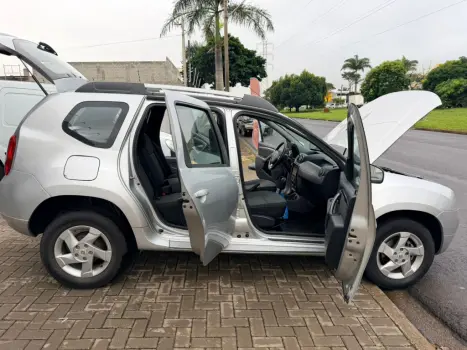 RENAULT Duster 2.0 16V 4P FLEX DYNAMIQUE AUTOM�TICO, Foto 11