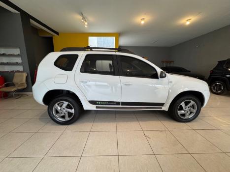 RENAULT Duster 2.0 16V 4P FLEX TECH ROAD II AUTOM�TICO, Foto 4