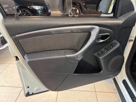 RENAULT Duster 2.0 16V 4P FLEX TECH ROAD II AUTOM�TICO, Foto 8