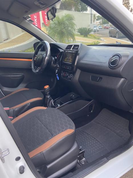 RENAULT Kwid 1.0 12V 4P SCE FLEX OUTSIDER, Foto 4