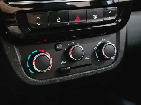 RENAULT Kwid 1.0 12V 4P SCE FLEX INTENSE, Foto 9