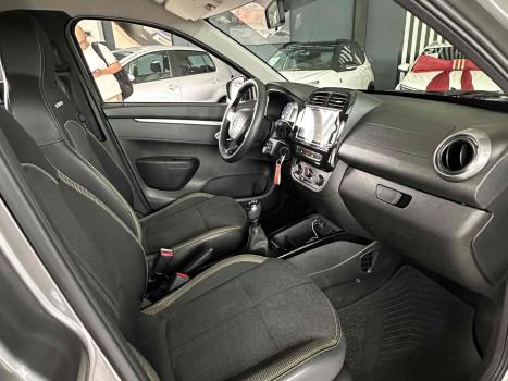 RENAULT Kwid 1.0 12V 4P SCE FLEX OUTSIDER, Foto 13